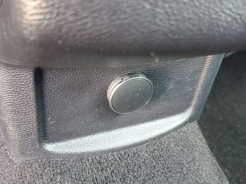 Used 2019 Ford Fusion SE FWD image 10