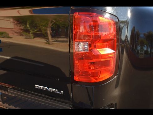 Used 2018 GMC Sierra 3500 Denali image 48