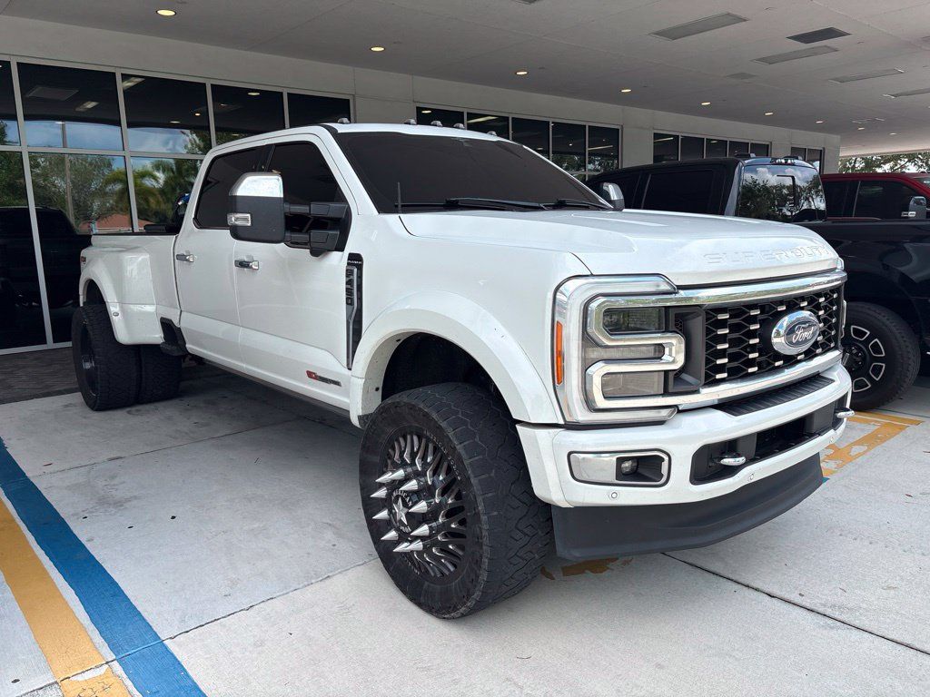 Used 2023 Ford F450 Platinum w/ FX4 Off-Road Package AWD/4WD image 4