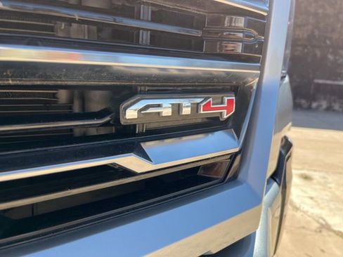 Used 2025 GMC Sierra 2500 AT4 w/ AT4 Premium Plus Package AWD/4WD image 11