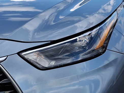 Used 2022 Toyota Highlander XLE image 8