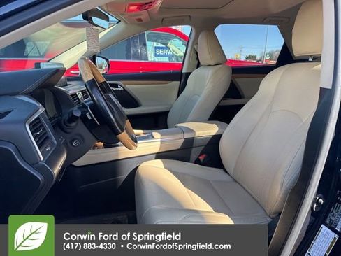 Used 2021 Lexus RX 350L Premium w/ Premium Package image 21