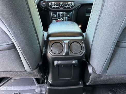 Used 2024 Jeep Wrangler Unlimited AWD/4WD image 13