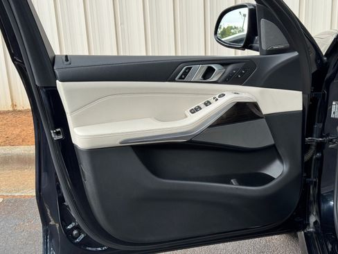 Used 2020 BMW X5 sDrive40i w/ M Sport Package RWD image 39