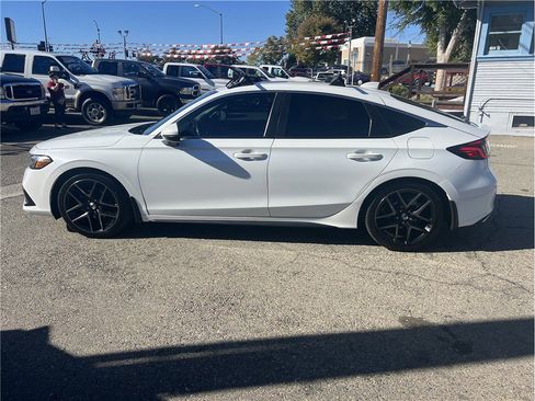 Used 2022 Honda Civic Sport Touring image 4