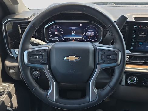 Used 2023 Chevrolet Silverado 1500 LT RWD image 9