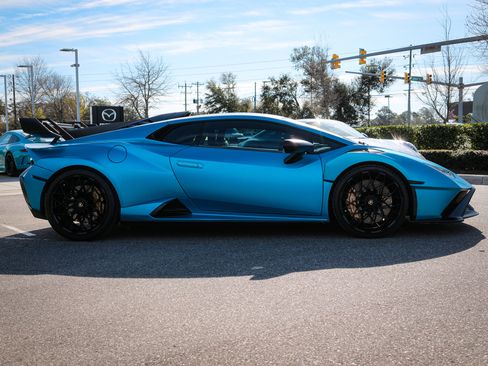 Used 2022 Lamborghini Huracan STO image 15