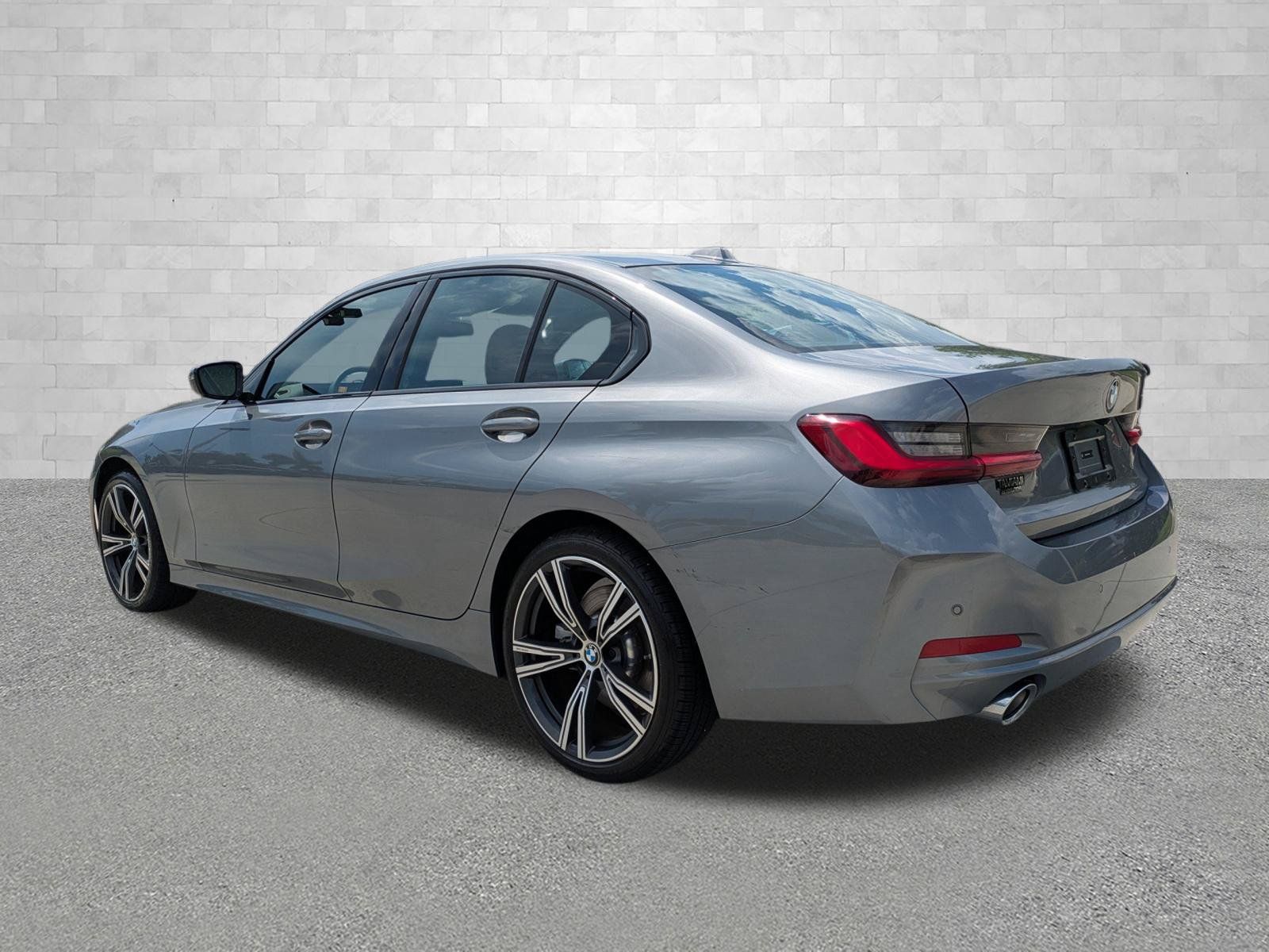 Used 2023 BMW 330i Sedan w/ Driving Assistance Package RWD image 4