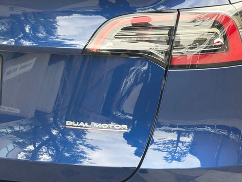 Used 2022 Tesla Model Y Performance AWD/4WD image 26