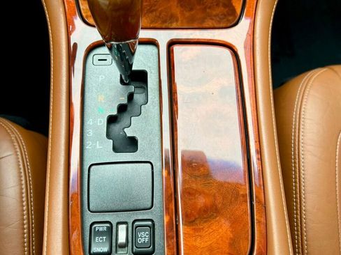 Used 2005 Lexus SC 430 Convertible image 25