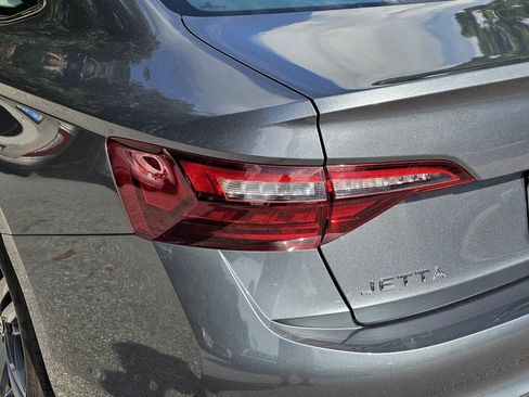 Used 2022 Volkswagen Jetta SE FWD image 7