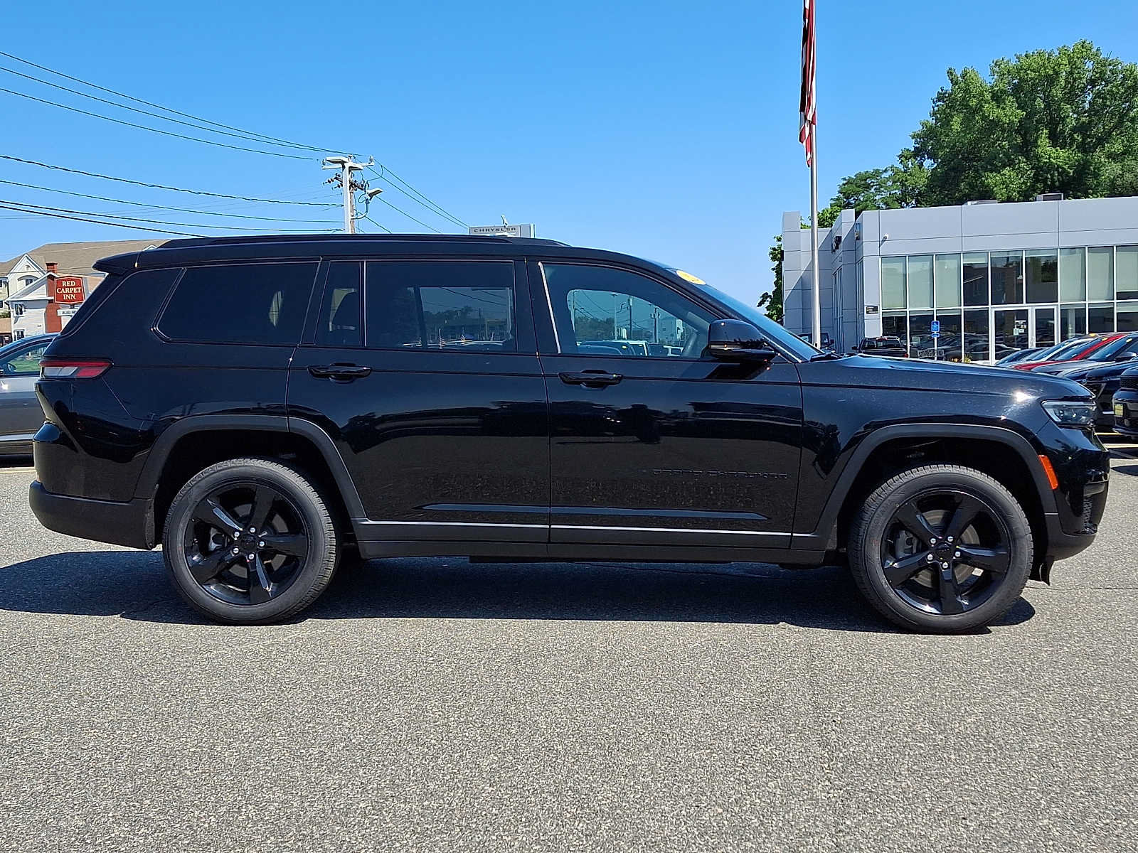 Used 2023 Jeep Grand Cherokee L Laredo AWD/4WD image 7