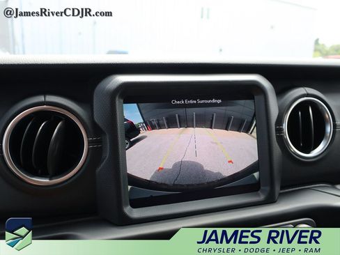Used 2020 Jeep Wrangler Unlimited Sahara AWD/4WD image 32