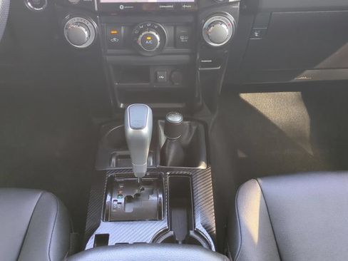 Used 2023 Toyota 4Runner TRD Off-Road Premium AWD/4WD image 15