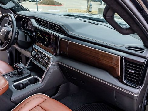 Used 2025 GMC Sierra 1500 Denali Ultimate image 18