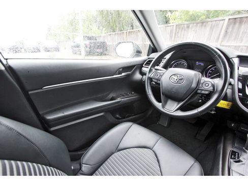 Used 2023 Toyota Camry SE FWD image 9