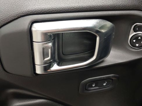 New 2025 Jeep Wrangler Rubicon image 25