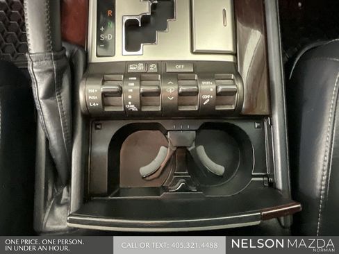 Used 2013 Lexus LX 570 4WD w/ Luxury Pkg image 34