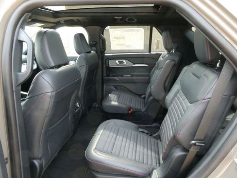 New 2026 Ford Explorer ST-Line AWD/4WD image 15