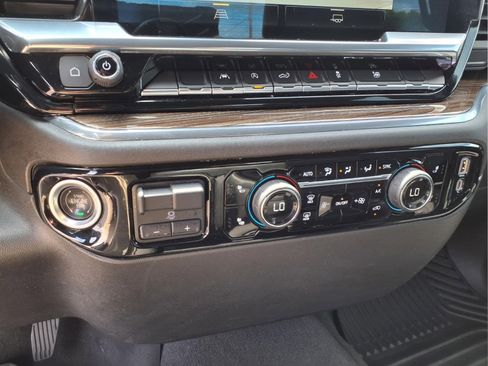 Used 2023 Chevrolet Silverado 1500 RST AWD/4WD image 18