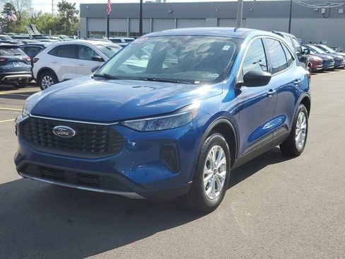 Certified 2023 Ford Escape Active AWD/4WD image 2