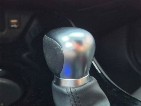 Used 2020 Toyota C-HR XLE FWD image 19