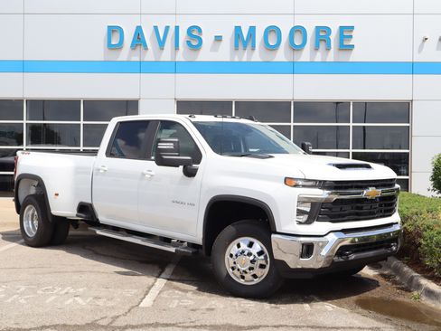 New 2026 Chevrolet Silverado 3500 LT w/ Safety Package AWD/4WD image 2