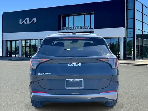 New 2026 Kia Sportage EX FWD image 11