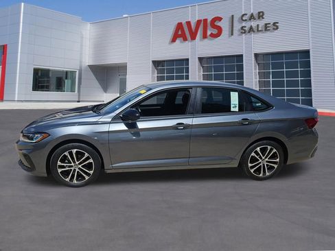 Used 2025 Volkswagen Jetta Sport FWD image 2