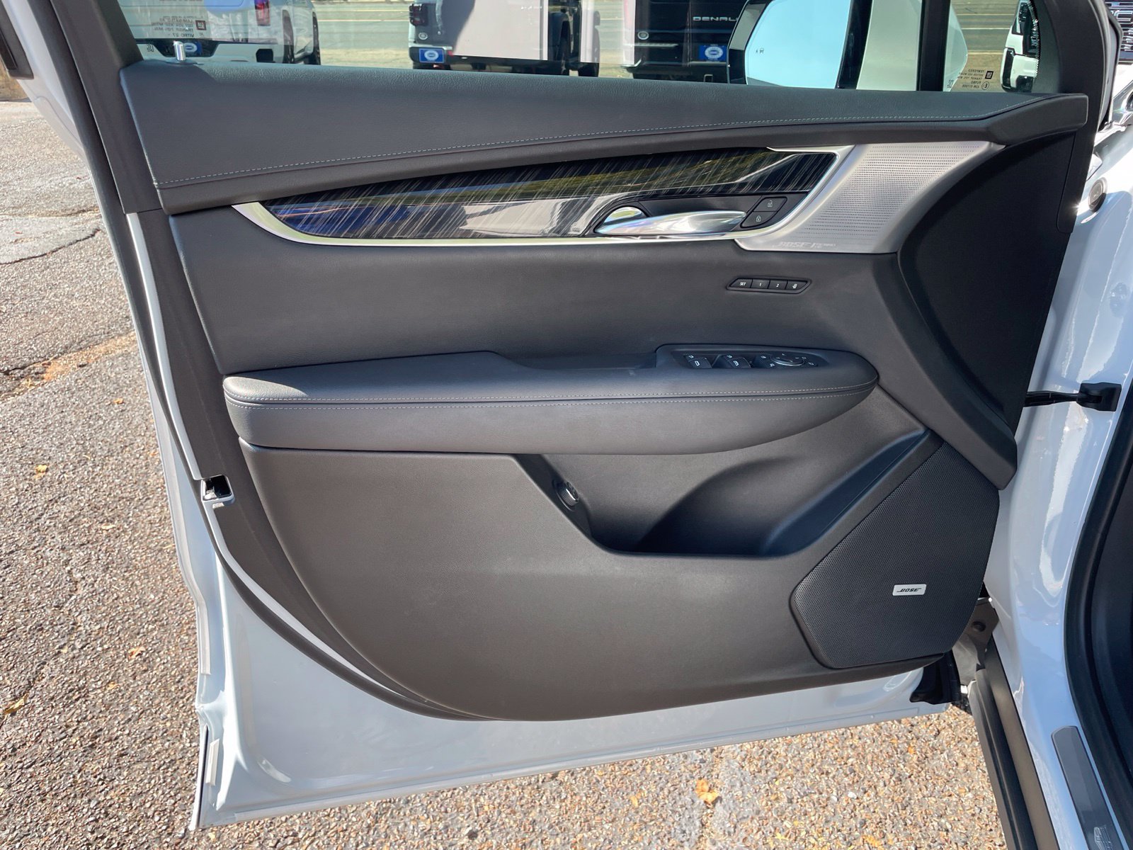Used 2024 Cadillac XT6 Premium Luxury FWD image 15