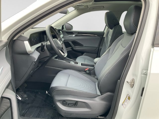 Certified 2026 Volkswagen Tiguan SE FWD image 11