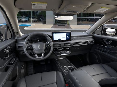 New 2025 Lincoln Corsair Grand Touring image 9