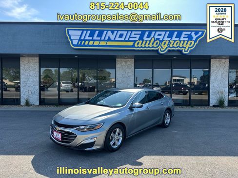 Used 2025 Chevrolet Malibu LS FWD image 1