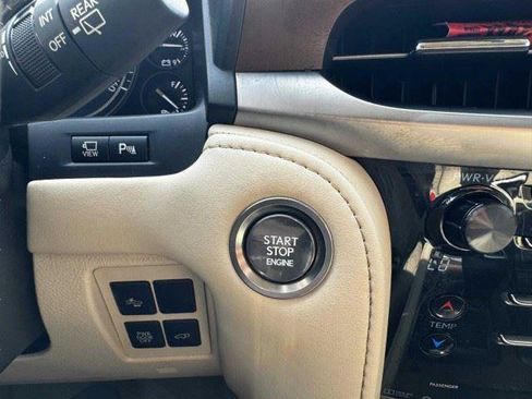 Used 2019 Lexus LX 570 4WD w/ Luxury Package image 27