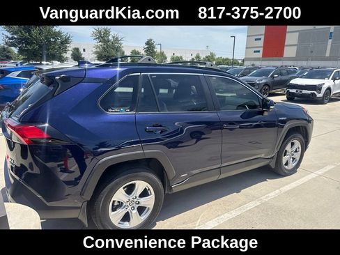 Used 2020 Toyota RAV4 XLE w/ Convenience Package AWD/4WD image 3