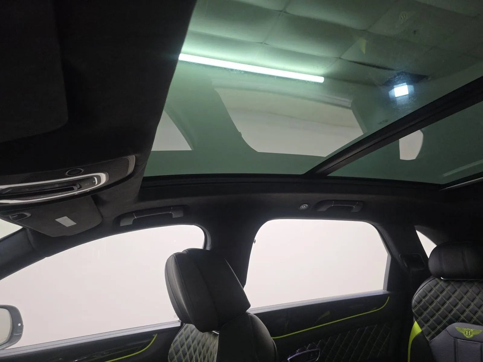 Used 2023 Bentley Bentayga AWD/4WD image 6