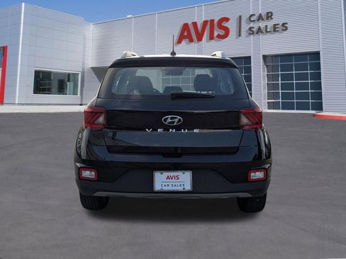 Used 2025 Hyundai Venue SEL FWD image 5
