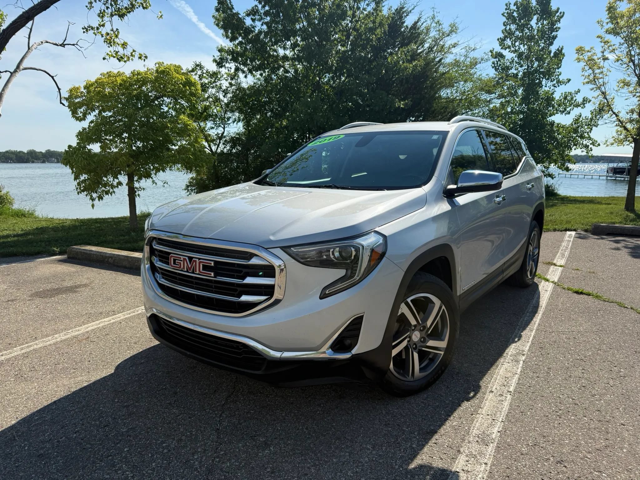Used 2019 GMC Terrain SLT AWD/4WD image 1