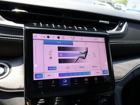 New 2025 Jeep Grand Cherokee L Limited w/ Black Appearance Package image 34