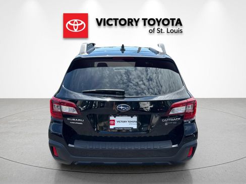 Used 2018 Subaru Outback 2.5i Limited w/ Popular Package #2 AWD/4WD image 4