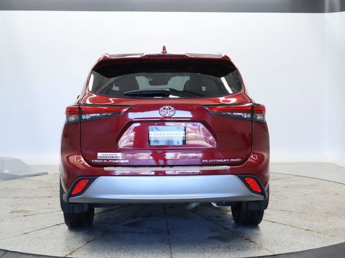 Used 2022 Toyota Highlander Platinum AWD/4WD image 4