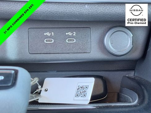 Certified 2025 Nissan Rogue SV image 25