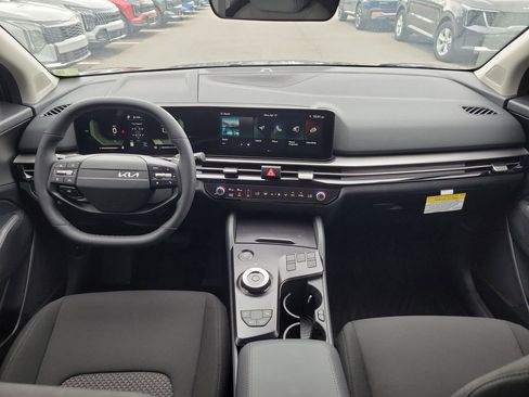 New 2026 Kia Sportage LX FWD image 17