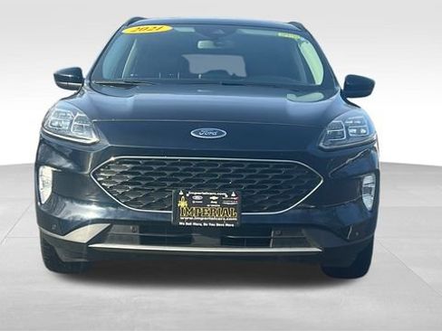 Used 2021 Ford Escape Titanium image 2