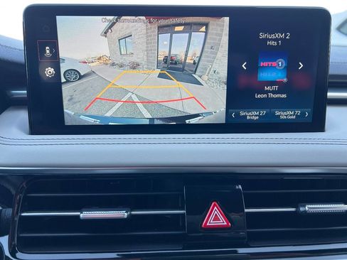 Used 2025 Genesis G70 2.5T image 10