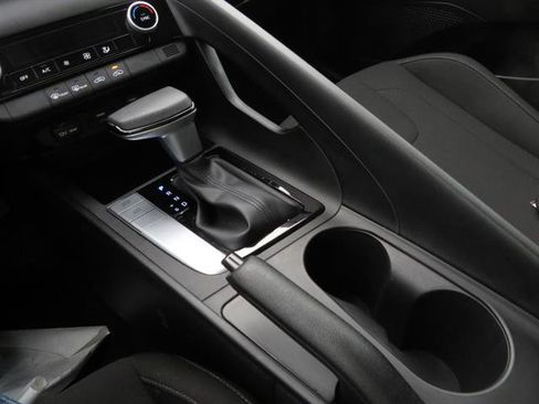 Used 2023 Hyundai Elantra SEL image 24