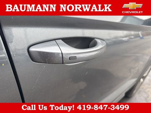 Used 2023 Volkswagen Taos SE FWD image 31