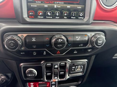 Used 2022 Jeep Gladiator Rubicon w/ Trailer Tow Package AWD/4WD image 21
