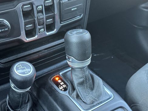 Certified 2021 Jeep Wrangler Unlimited Sport image 21