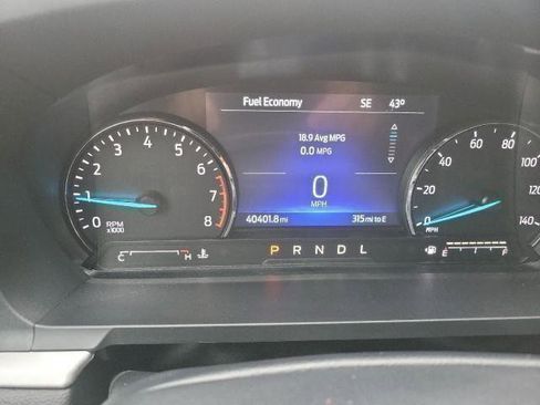 Used 2022 Ford Explorer XLT image 12